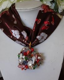 ciondolo a cuore - corallo - madrepora - cristalli - giada